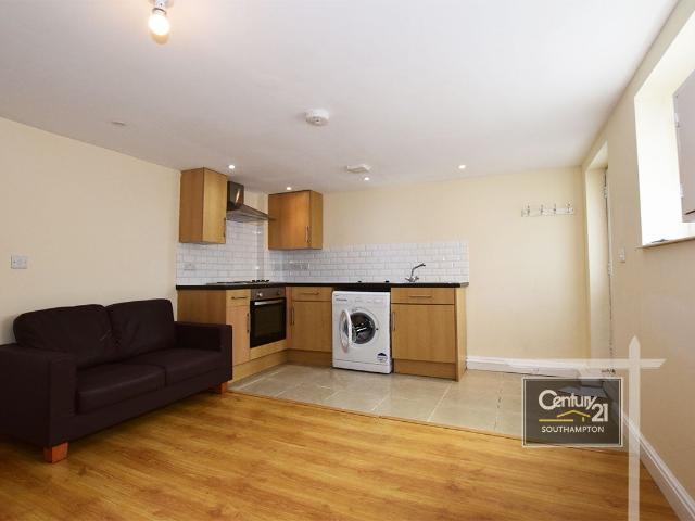 Flat for rent in Bevois Mount, Southampton