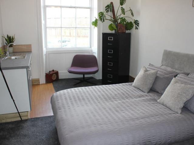 Flat for rent in Burnedge, Greater Manchester