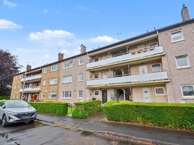 Flat for rent in Cardonald, Scotland