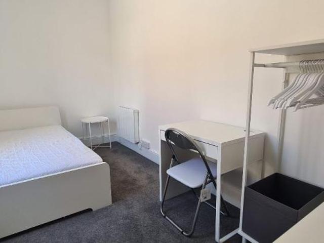 Flat for rent in The King's Mile, The Bridge