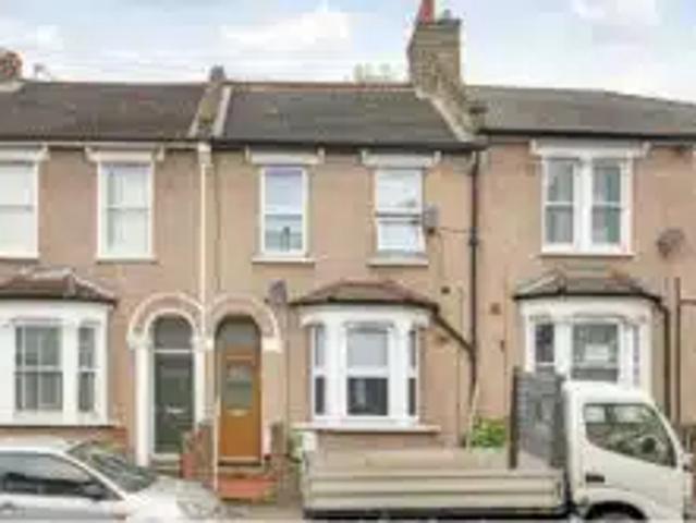 Flat for rent in Penge, Greater London