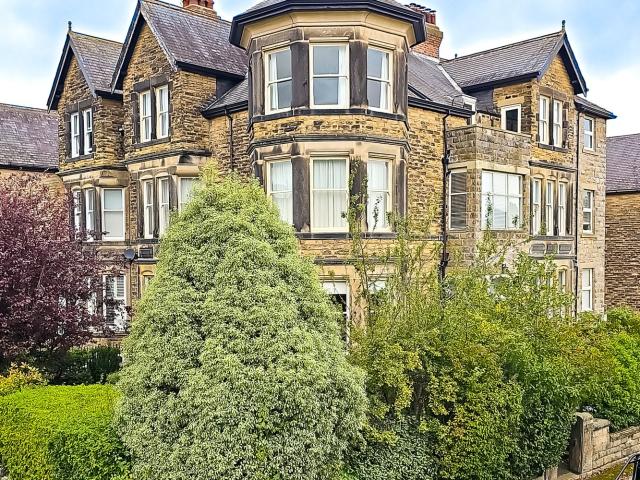 Flat for rent in Low Harrogate, Harrogate