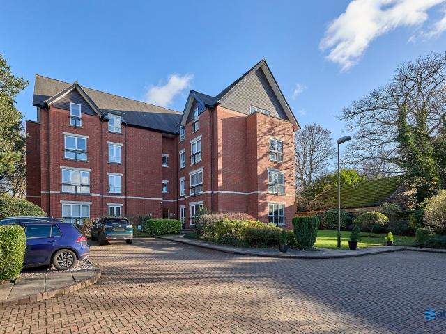 Flat for rent in Calderstones