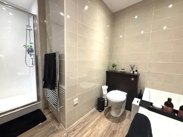 Flat for rent in Calderstones