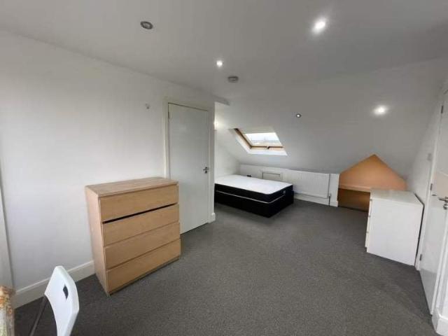 Flat for rent in Dollis Hill, Greater London