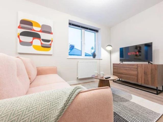 Flat for rent in Falcon Lodge, Wales