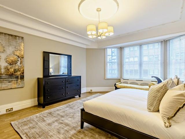 Flat for rent in St. John's Wood, Greater London