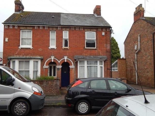 Flat for rent in Bedford