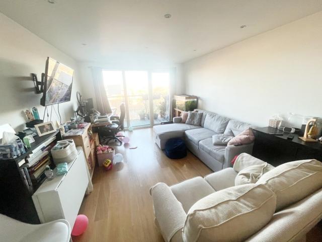Flat for rent in Beeches Community Board, Buckinghamshire