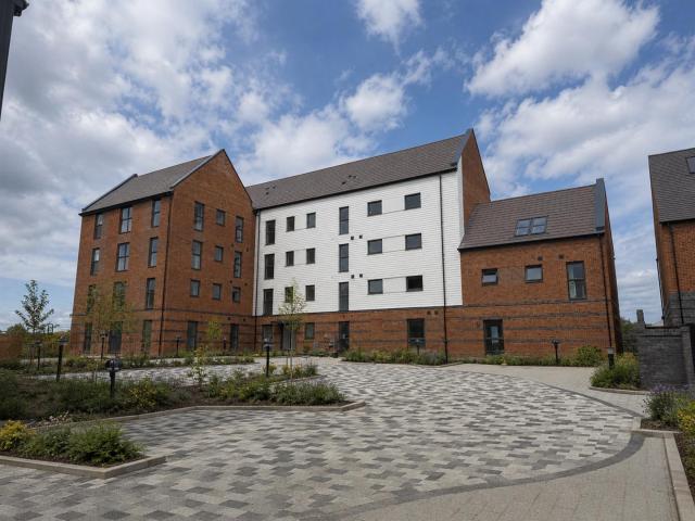 Flat for rent in Swanscombe and Greenhithe, Monks Orchard