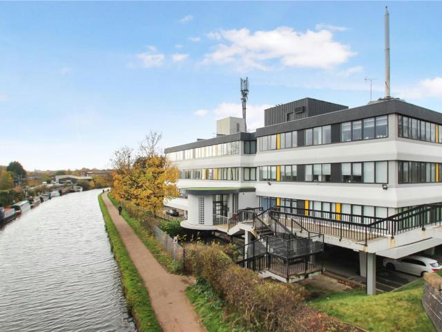 Flat for rent in Broadheath, Trafford Park