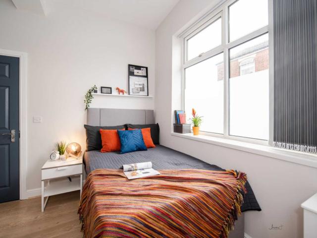 Flat for rent in Moses Gate, Lee Bank