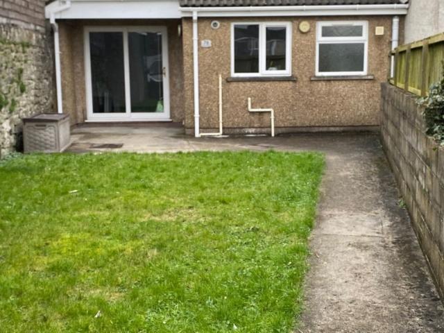 Flat for rent in Newcastle, Wales