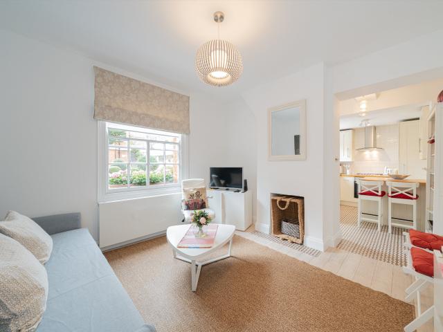 Flat for rent in Brompton, Greater London