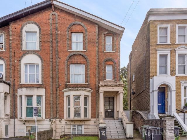 Flat for rent in London Borough of Lewisham, New Cross