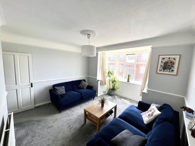 Flat for rent in Brunswick Park, Greater London