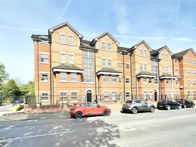Flat for rent in Parrs Wood, Georgia