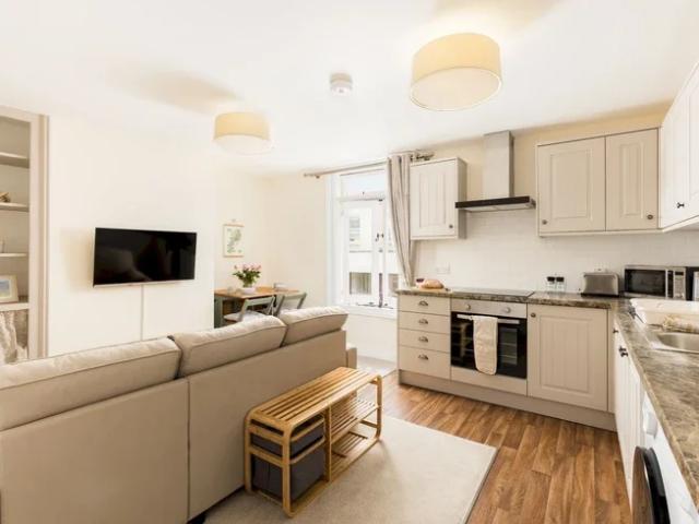 Flat for rent in Dursley, School House