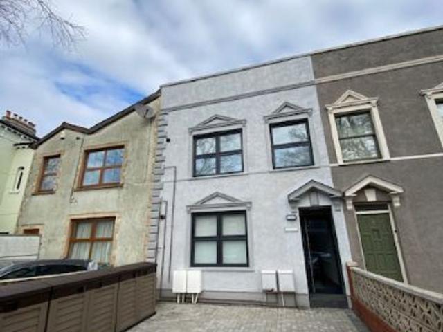 Flat for rent in Plasnewydd, Falcon Lodge
