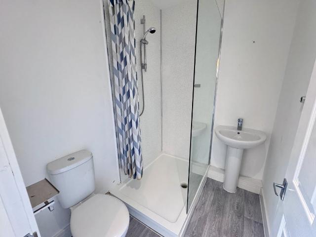 Flat for rent in Clifton, Haddon