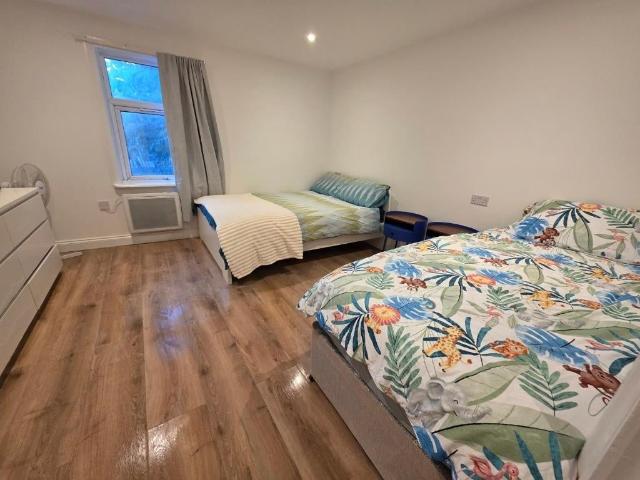 Flat for rent in London Borough of Southwark, Greater London