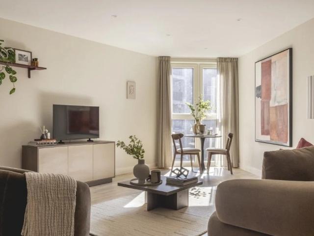 Flat for rent in London Borough of Merton, Greater London
