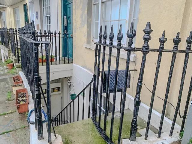 Flat for rent in Old Town, Guestling Green