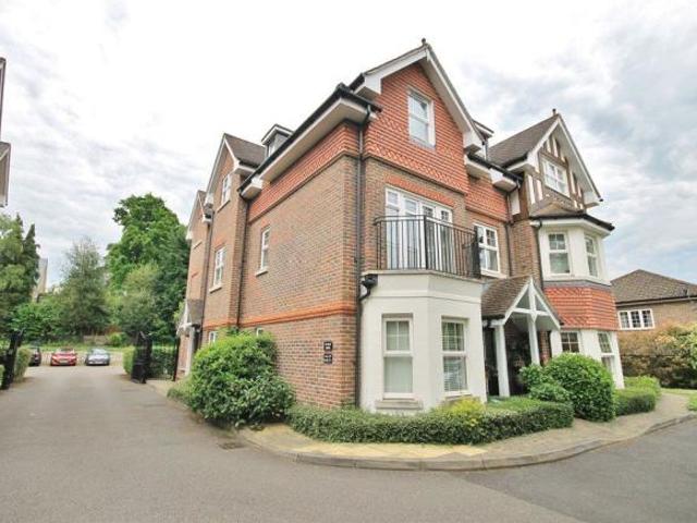 Flat for rent in Sheerwater, Woking