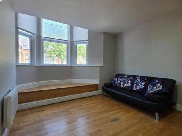 Flat for rent in Plasnewydd, Falcon Lodge