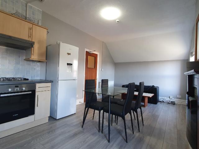 Flat for rent in Penylan, Falcon Lodge