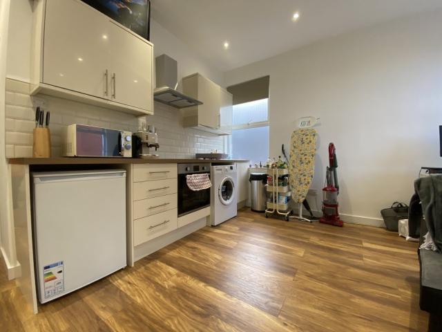 Flat for rent in Penylan, Falcon Lodge