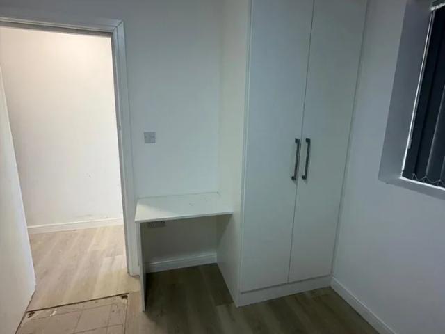 Flat for rent in Holtspur, Knotty Green