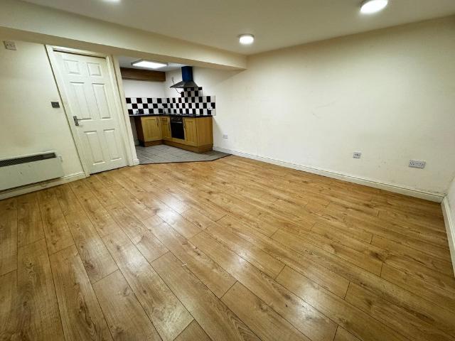 Flat for rent in Goldthorn Hill, West Midlands