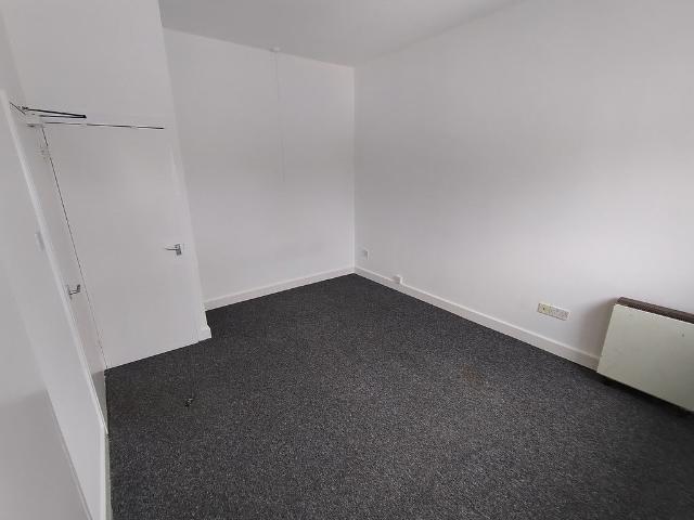 Flat for rent in Goldthorn Hill, Wolverhampton