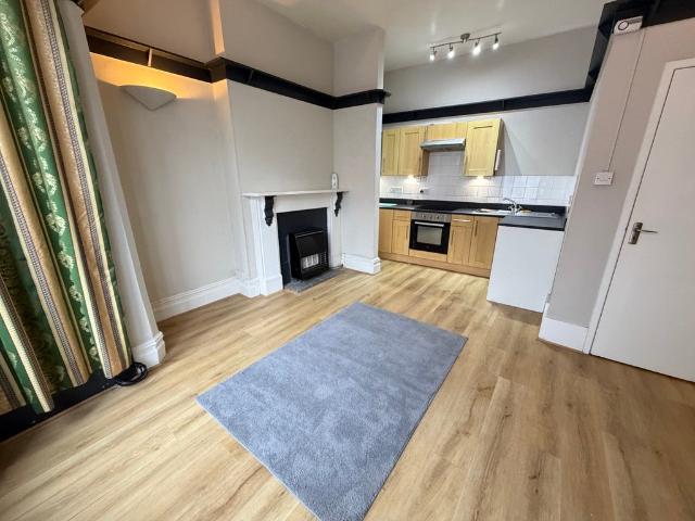 Flat for rent in Goldthorn Hill, West Midlands