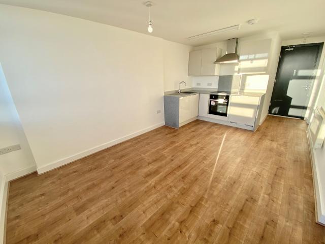 Flat for rent in Calderstones