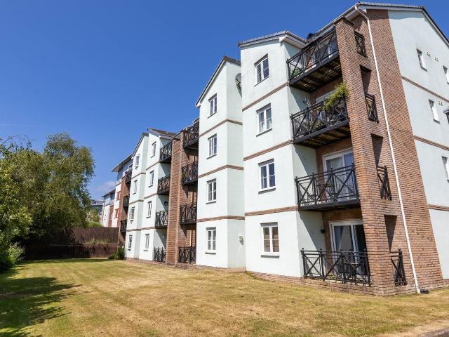 Flat for rent in Falcon Lodge, Wales