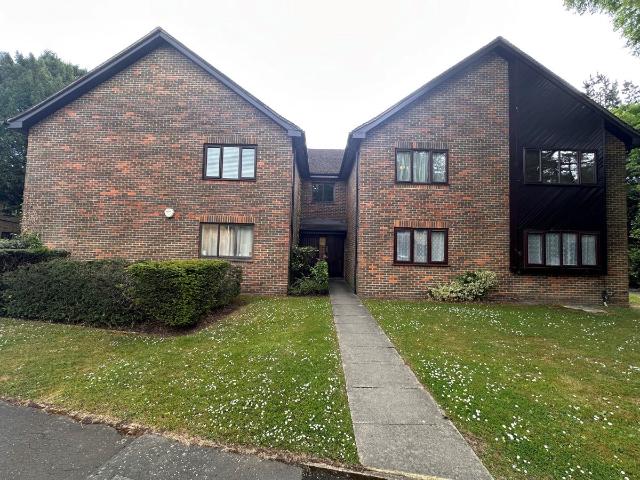 Flat for rent in Ickenham, Greater London