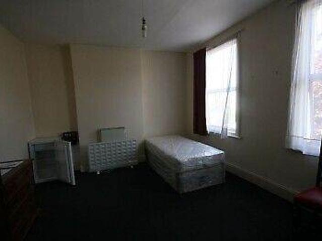 Flat for rent in London Borough of Lewisham, Greater London