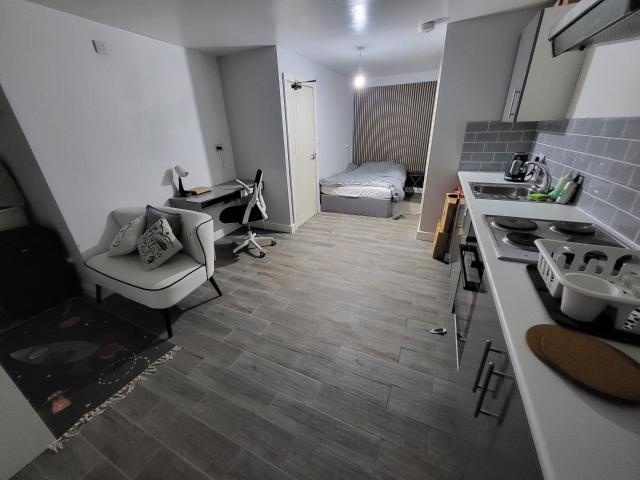 Flat for rent in Stirchley, West Midlands
