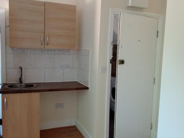 Flat for rent in Kenton, Greater London