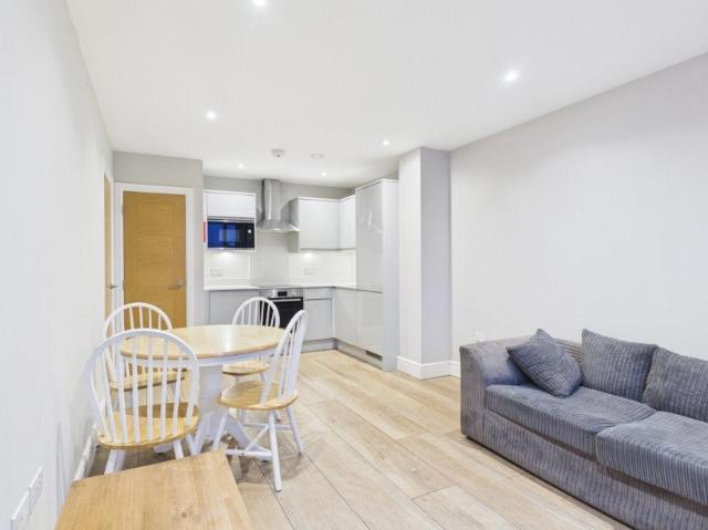 Flat for rent in Slough