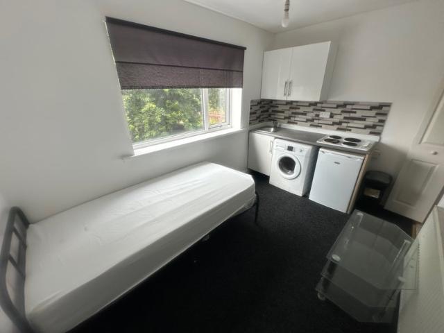Flat for rent in Eastmoor, West Yorkshire