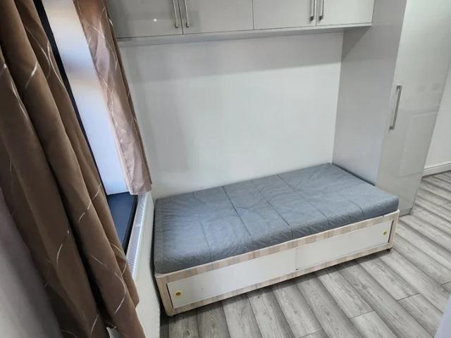 Flat for rent in Gidea Park, Greater London