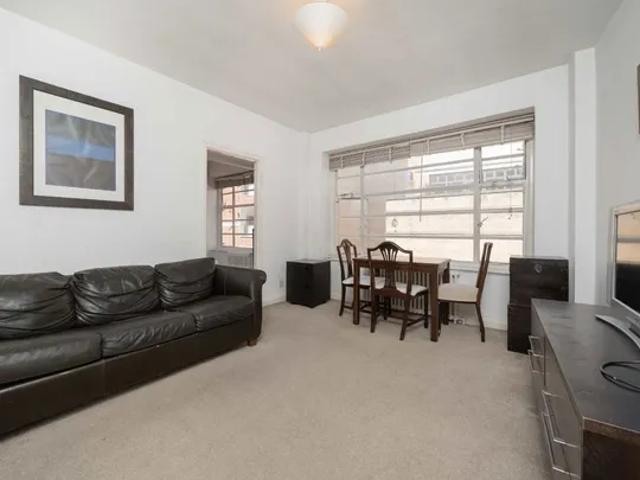 Flat for rent in Westminster, Victoria