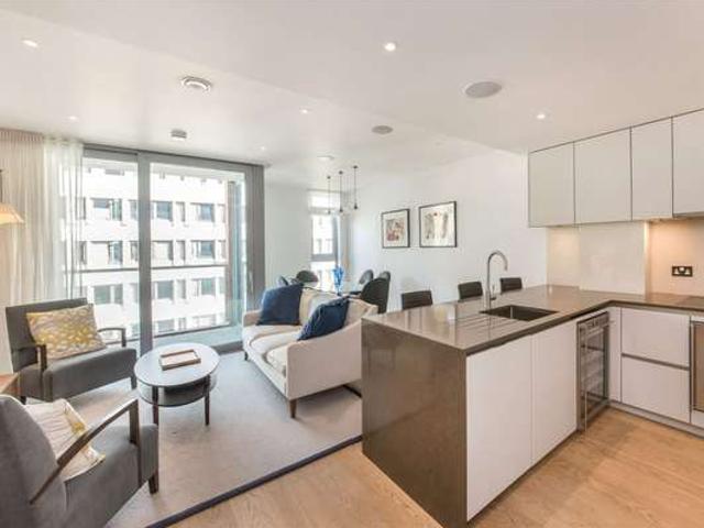 Flat for rent in Victoria, Greater London