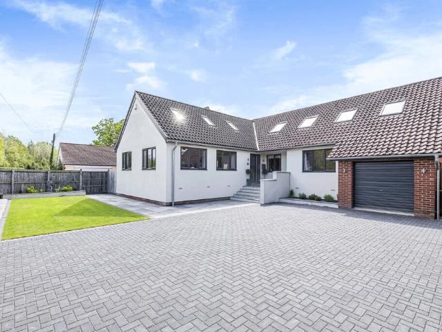 Flat for rent in Street, Somerset