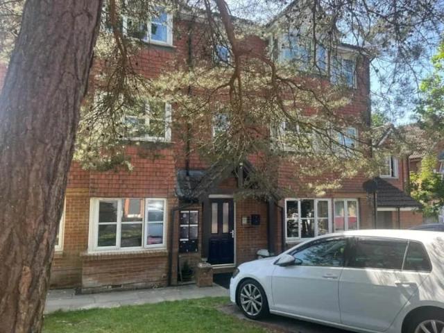 Flat for rent in Maidenbower, Crawley