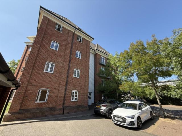 Flat for rent in Hythe, Fordham Heath