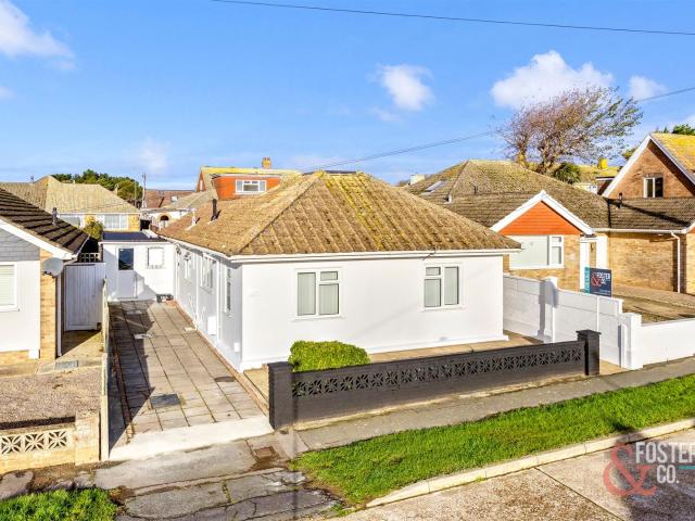 Flat for rent in Peacehaven, Iford